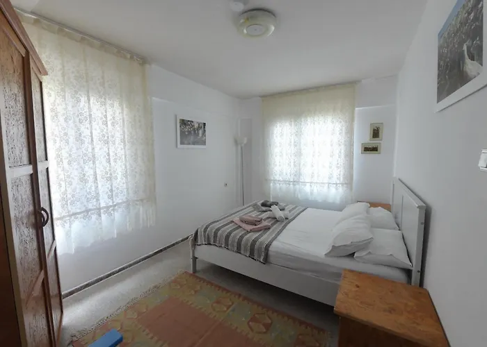 Mimas Garden Apartment *